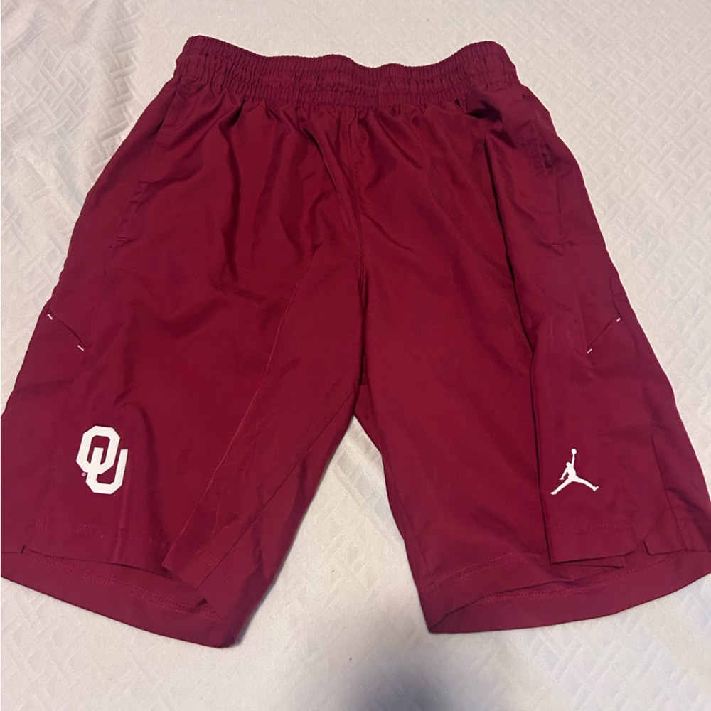 Team Issued‼️ OU Jordan basketball shorts